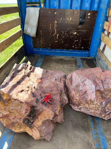 Ландшафтные глыбы красно-фиолетовые 200-1000 килограмм купить в Артёмовском