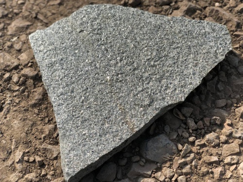 Плитняк златолит Уральский для цоколя, отмостки купить в Артёмовском