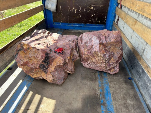 Ландшафтные глыбы красно-фиолетовые 200-1000 килограмм купить в Артёмовском