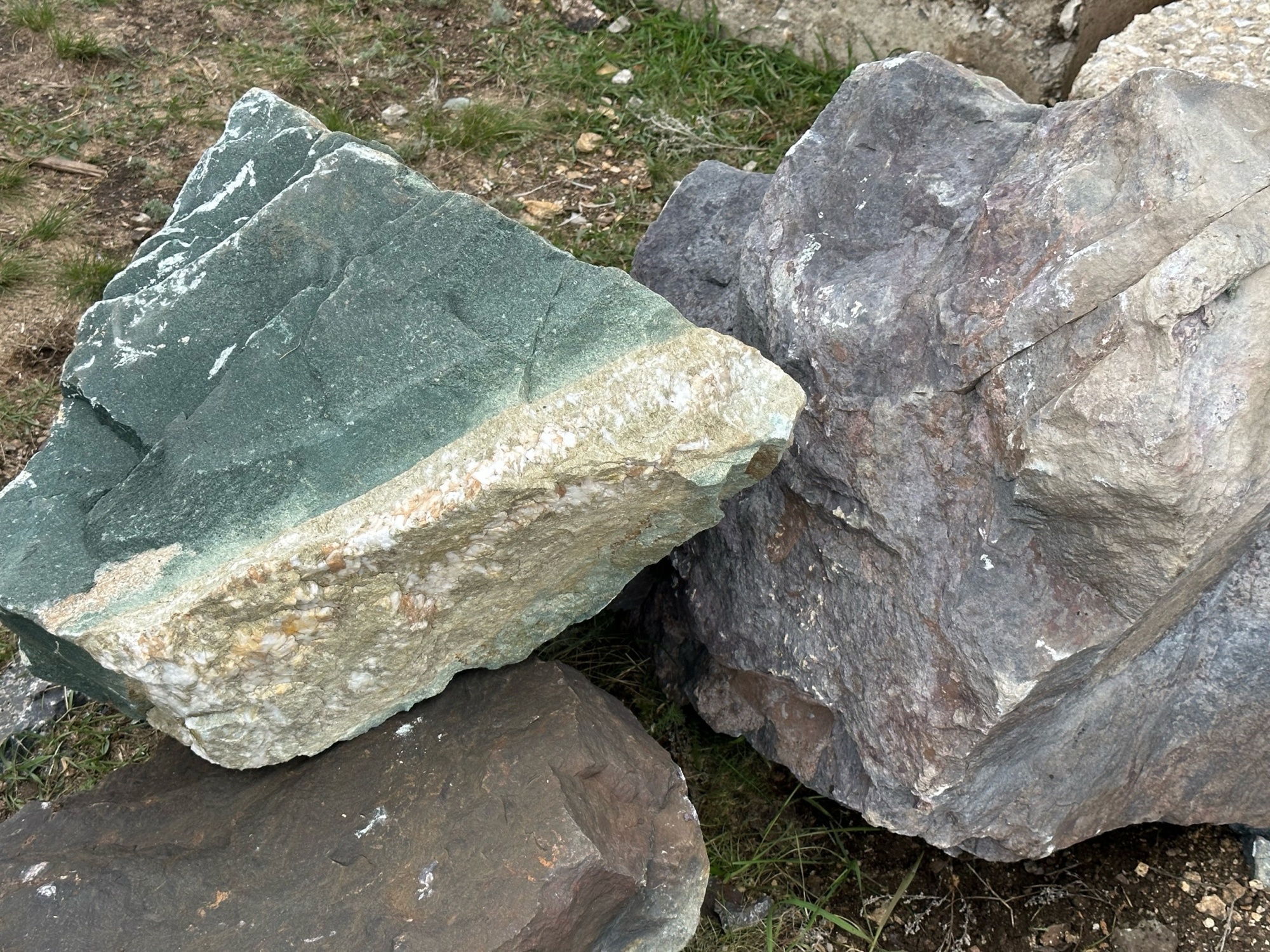 Камни для ландшафтного дизайна зелёные 10-60 килограмм купить в Артёмовском