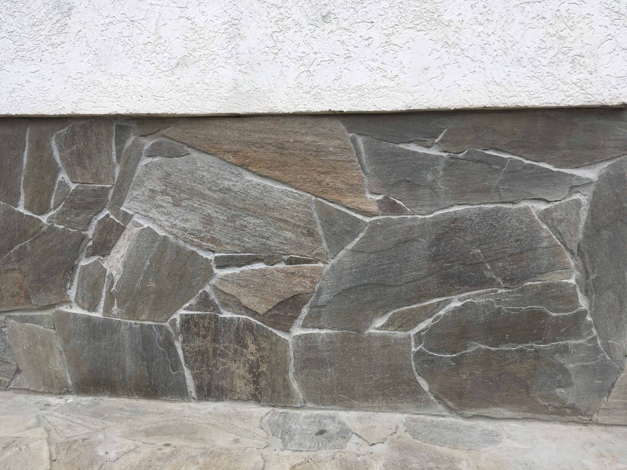 Плитняк златолит Уральский для цоколя, отмостки купить в Артёмовском