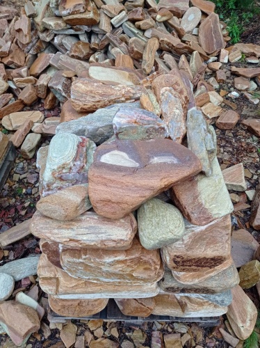 Златолит жёлтый, жёлто-зелёный глыбки и валуны для ланшафтного дизайна купить в Артёмовском