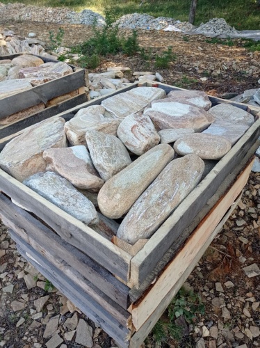 Златолит жёлтый, жёлто-зелёный глыбки и валуны для ланшафтного дизайна купить в Артёмовском