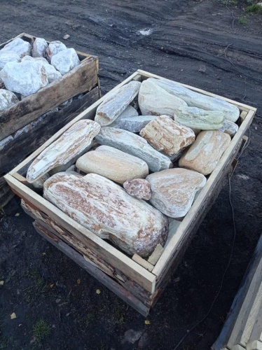 Златолит жёлтый, жёлто-зелёный глыбки и валуны для ланшафтного дизайна купить в Артёмовском