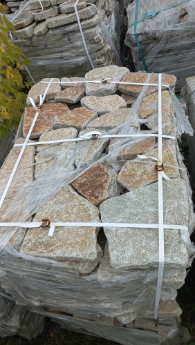 Плитняк галтованный гранитный для ландшафтного дизайна купить в Артёмовском