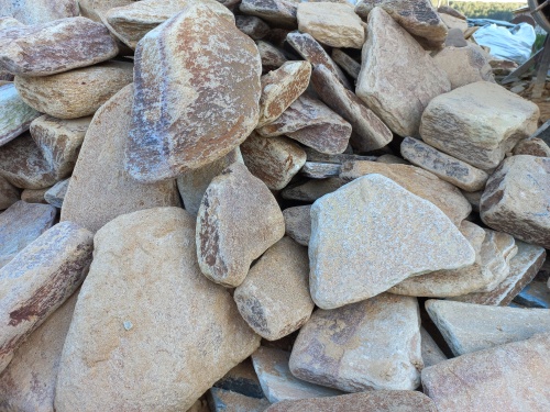 Златолит жёлтый, жёлто-зелёный глыбки и валуны для ланшафтного дизайна купить в Артёмовском