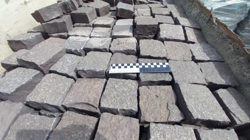 Лемезит колотая брусчатка 10 * 10 см. для парковки купить в Артёмовском