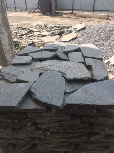 Златолит серебристый галтованный для лестниц купить в Артёмовском